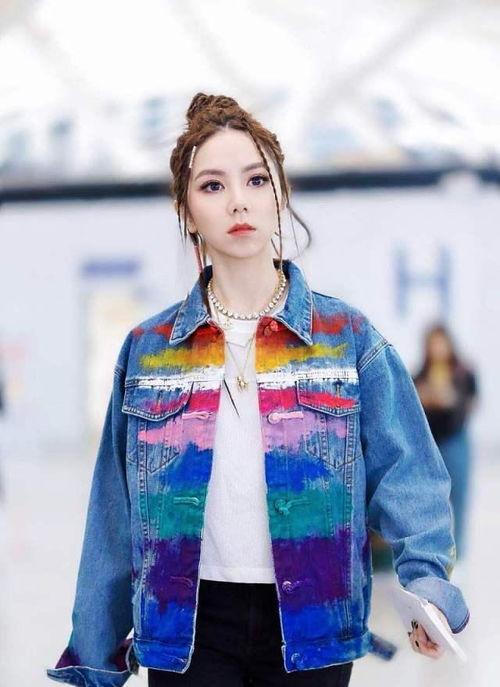 邓紫棋张碧晨最新爆料,揭秘幕后故事与情感纠葛 第1张 邓紫棋张碧晨最新爆料,揭秘幕后故事与情感纠葛 第1张